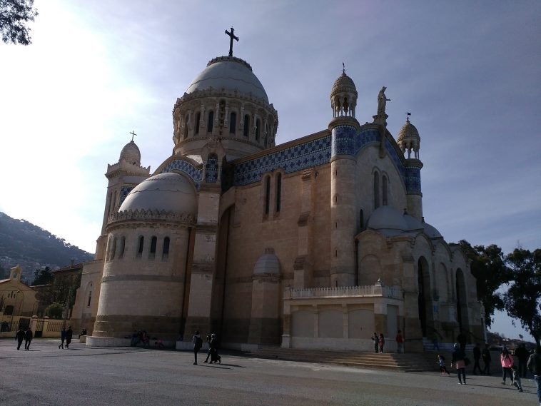 Argélia cria lei que restringe o trabalho missionário no país